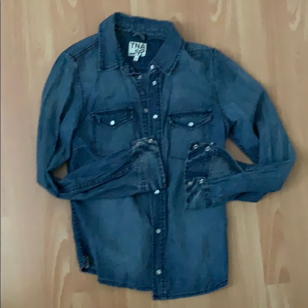 TNA Jean shirt in excellent condition